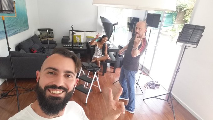 Después d e la fotos empezamos la escena @NoeMilk @ROBINREIDX #masage #porn https://t.co/MeF4lzXdP2