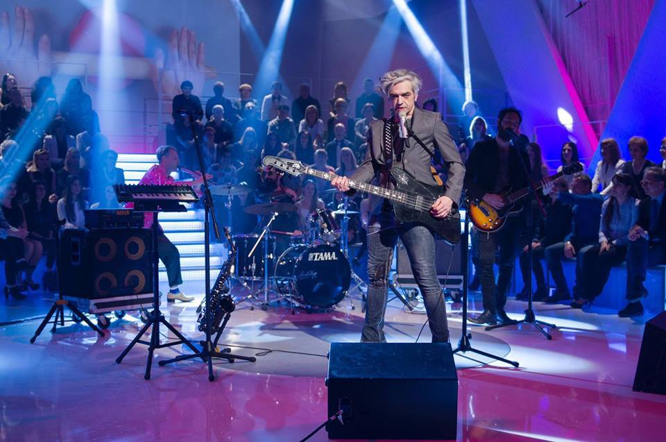 #Semplicemente live a <a href="/verissimotv/">Verissimo</a> il 9 aprile 2016
Video: video.mediaset.it/video/verissim… #Bluvertigo #Verissimo