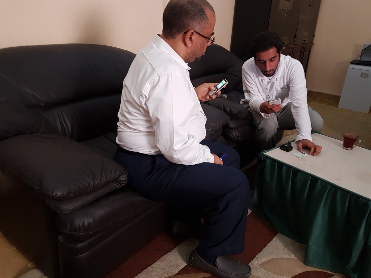 mchh_training's tweet photo. العلاقات العامة في #مستشفى_الولادة_بحائل وعلاقات #صحة_حائل وكذلك #STC تقدم خدمة تحديث أرقام جوالات الموظفين بالبصمة. https://t.co/mKbtvDfqYl