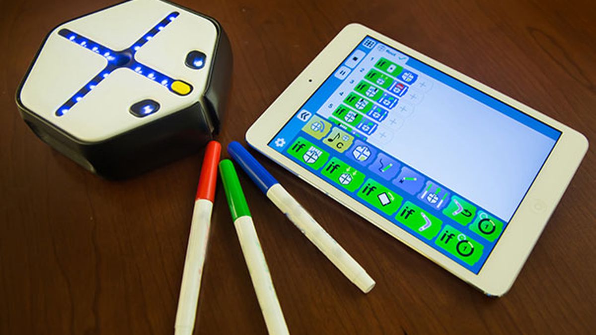 verge's tweet photo. Harvard's Root robot teaches kids how to code https://t.co/Kp2BJrY9pO https://t.co/SBHKNnMO9H
