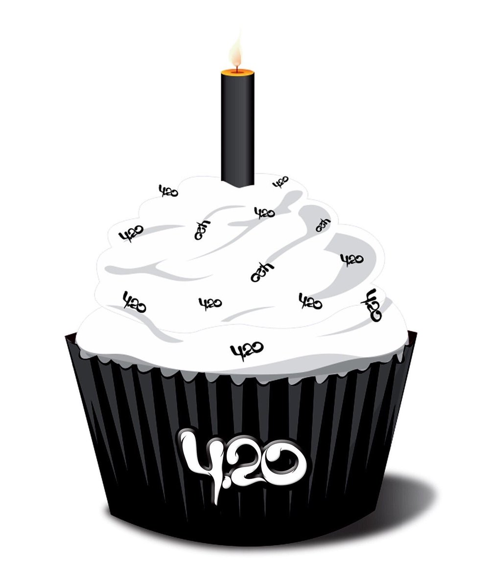 Happy b'day 4.20 🎊
Alhamdulillah udah 6tahun umurnya.. 
dan  semoga keluarga 4.20 ini makin solid..
Happy 4.20