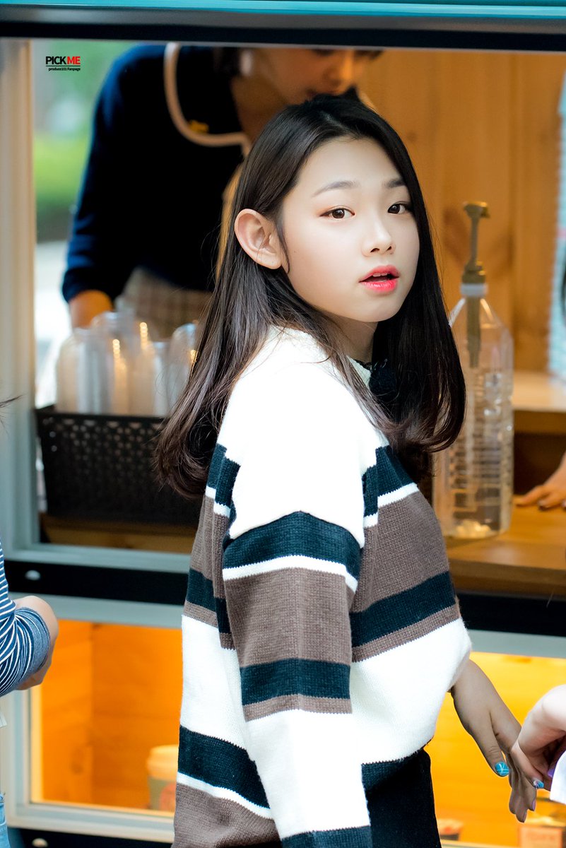 PICK_ME101's tweet photo. 160416 게릴라이벤트 
#ioi #아이오아이 
#강미나 #젤리피쉬

우리귤 순정만화미 미쳐...

https://t.co/2vuyV5J3R4 https://t.co/bnVxRsVTgd