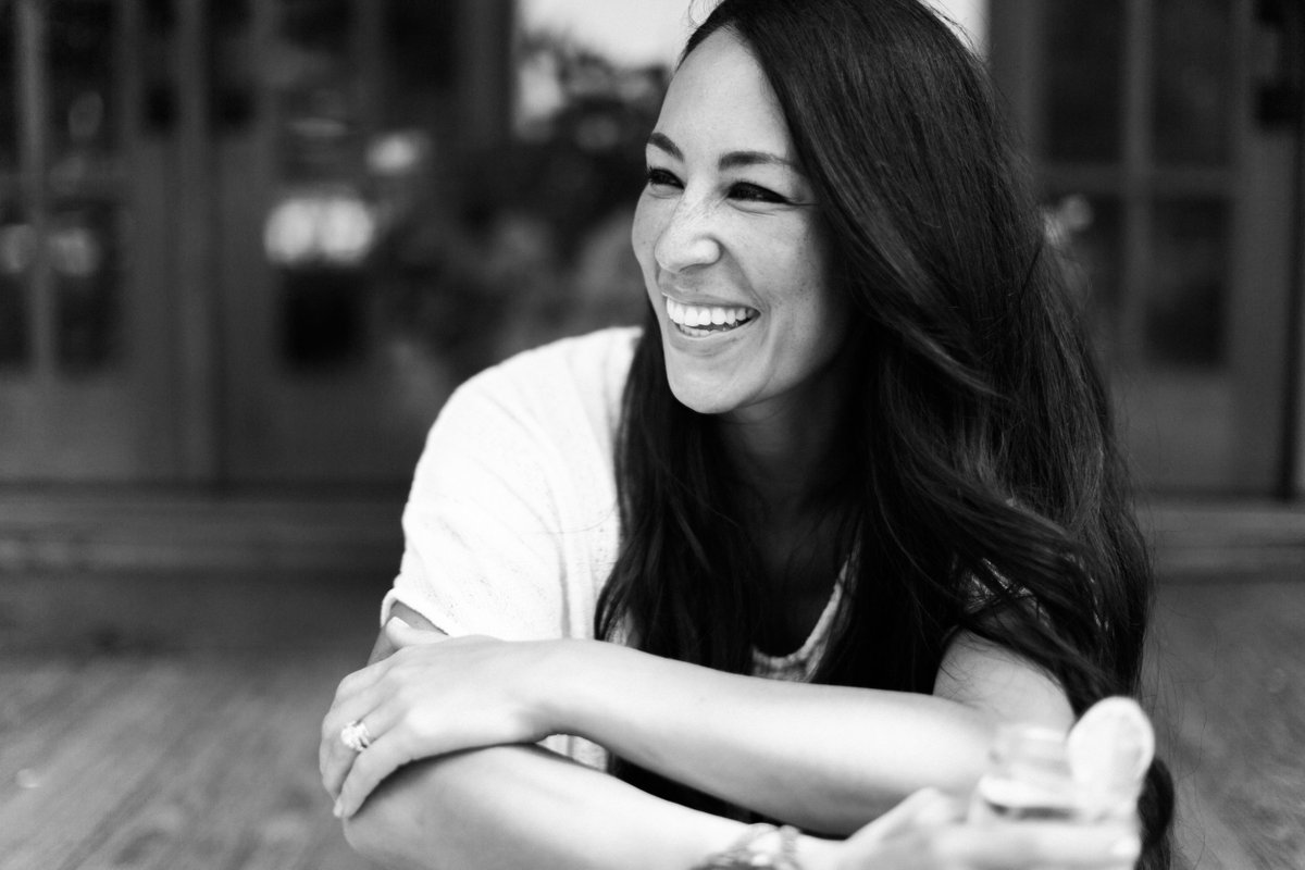MagnoliaHomesTx's tweet photo. We want to wish one of our favorite bosses, @JoannaGaines, the happiest of birthdays! Thanks for leading us well! https://t.co/su62QjIURX