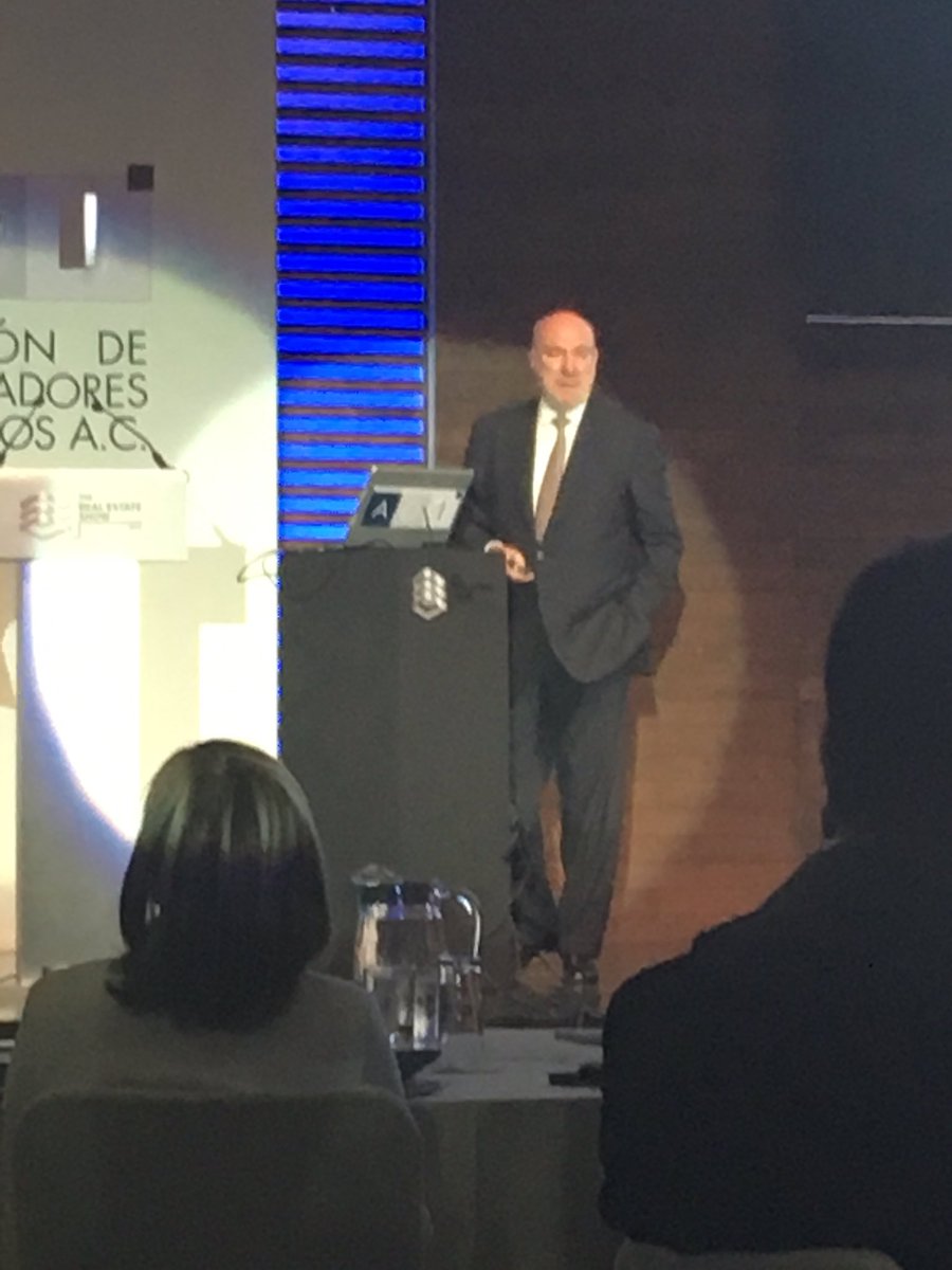 enconcreto's tweet photo. #TRES2016 | Juan Romero Presidente de @CEMEXMx y los retos de la infraestructura para las ciudades del futuro https://t.co/J9QsRBNWP6