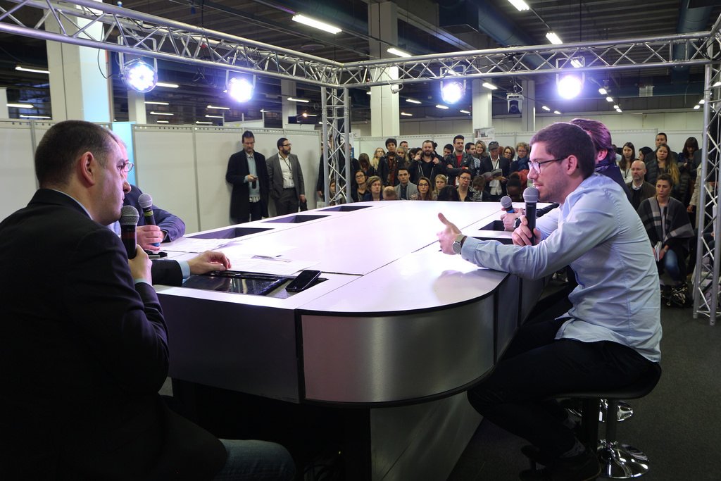 DevComLyon's tweet image. Découvrez les photos de #DevComLyon au @DoubleMixte sur le site internet de l&apos;événement ---&amp;gt; bit.ly/1rf8pC0