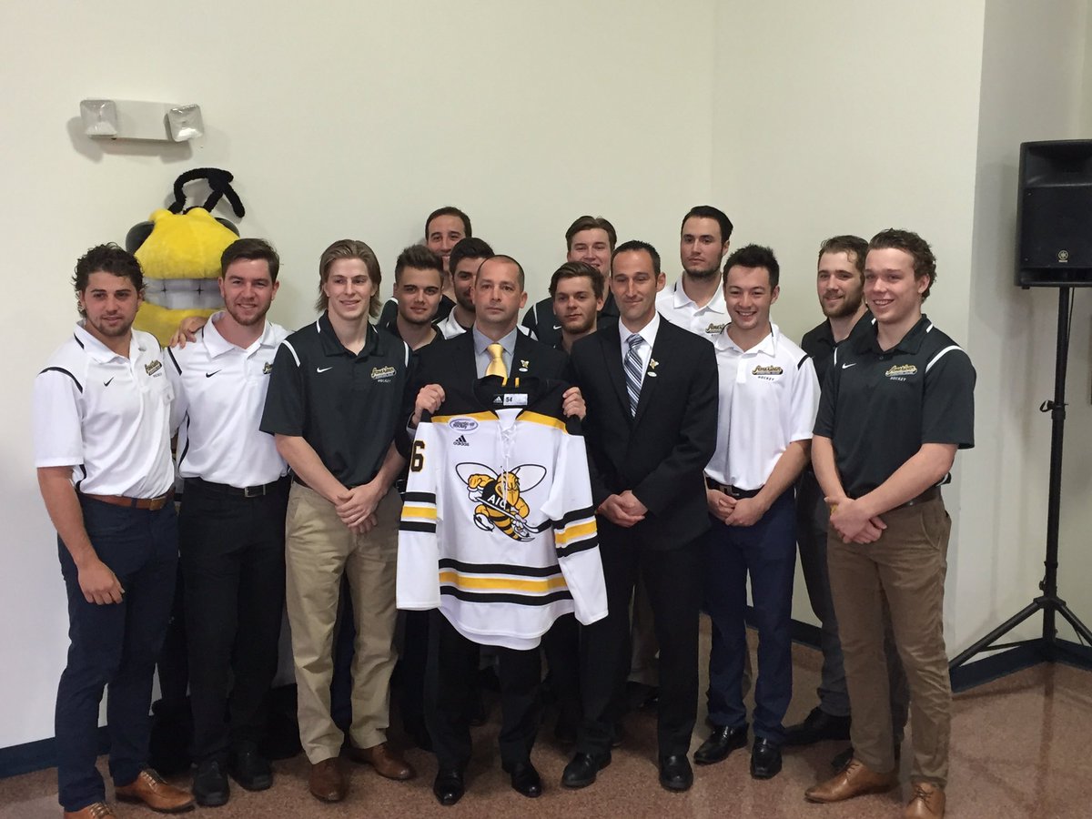 AIC Hockey tweet media