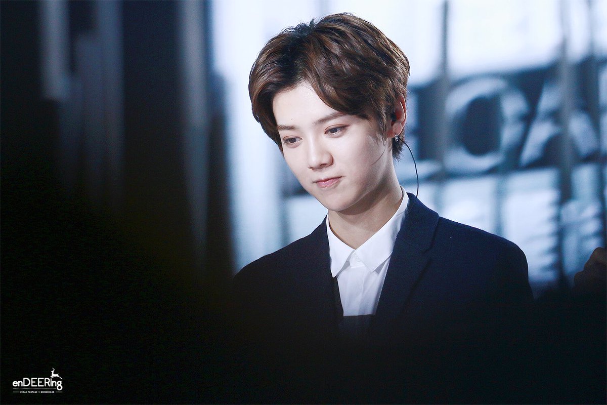 endeering0420's tweet photo. 앞으로도 오래보고 항상 응원할께. 정말정말 생일축하해❤️ #HappyLuhanDay #LuHan0420HappyBirthday https://t.co/9iPrvNnWuC