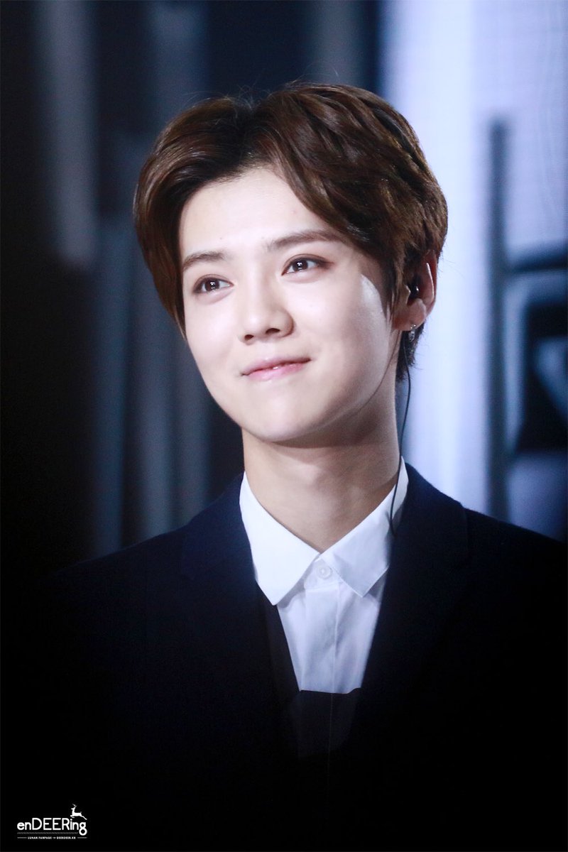 endeering0420's tweet photo. 앞으로도 오래보고 항상 응원할께. 정말정말 생일축하해❤️ #HappyLuhanDay #LuHan0420HappyBirthday https://t.co/9iPrvNnWuC