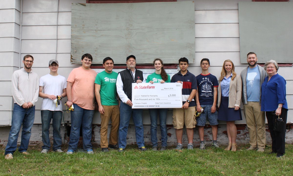 JonesboroHFH's tweet photo. Thank you @StateFarm for your support towards Habitat's Youth Programs! #StateFarmforHabitat #CanesForHabitat https://t.co/CNCLaRmMnu