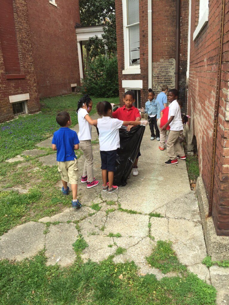 abctchr23's tweet photo. Cleaning at 3rd Street Baptist Church for Give A Day! @Engelhard_Elem https://t.co/seoGcc4sET