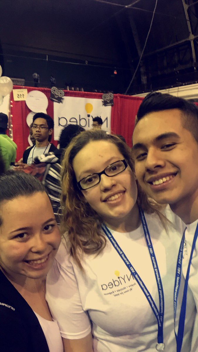 ericsfilmcamera's tweet photo. At the 2016 Trade Show with @EvoTech_VE @NYidea_ve #2016YBS https://t.co/vWMvPczGNr