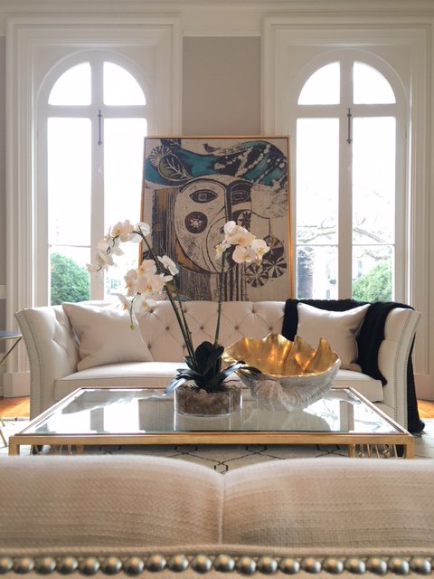 EthanAllenLex's tweet photo. Our gorgeous Shelton sofa making itself at home in the historic Thomas Hunt Morgan House near #gratzpark #lexington https://t.co/rdbOX1WQJ7