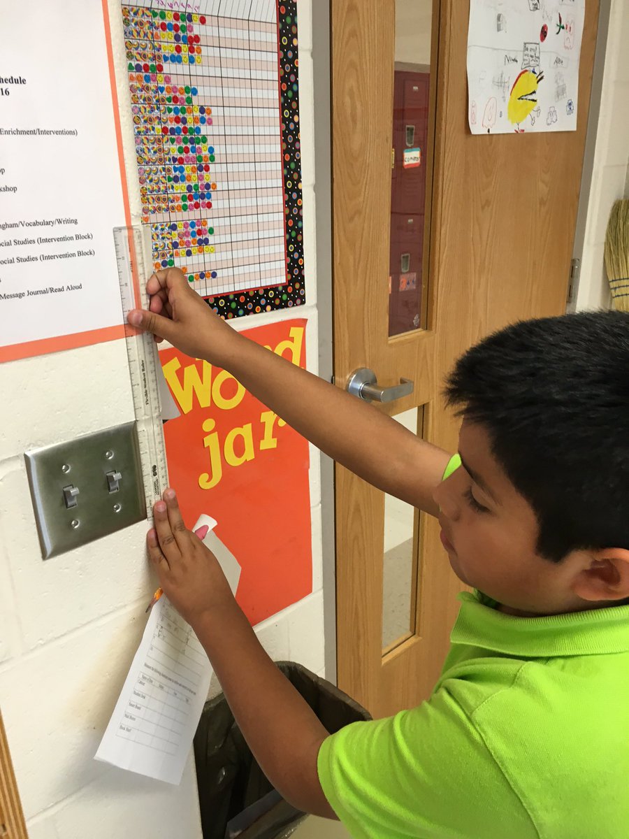 exley_julie's tweet image. Measuring around the room #mathgeniuses @FarmerDragons