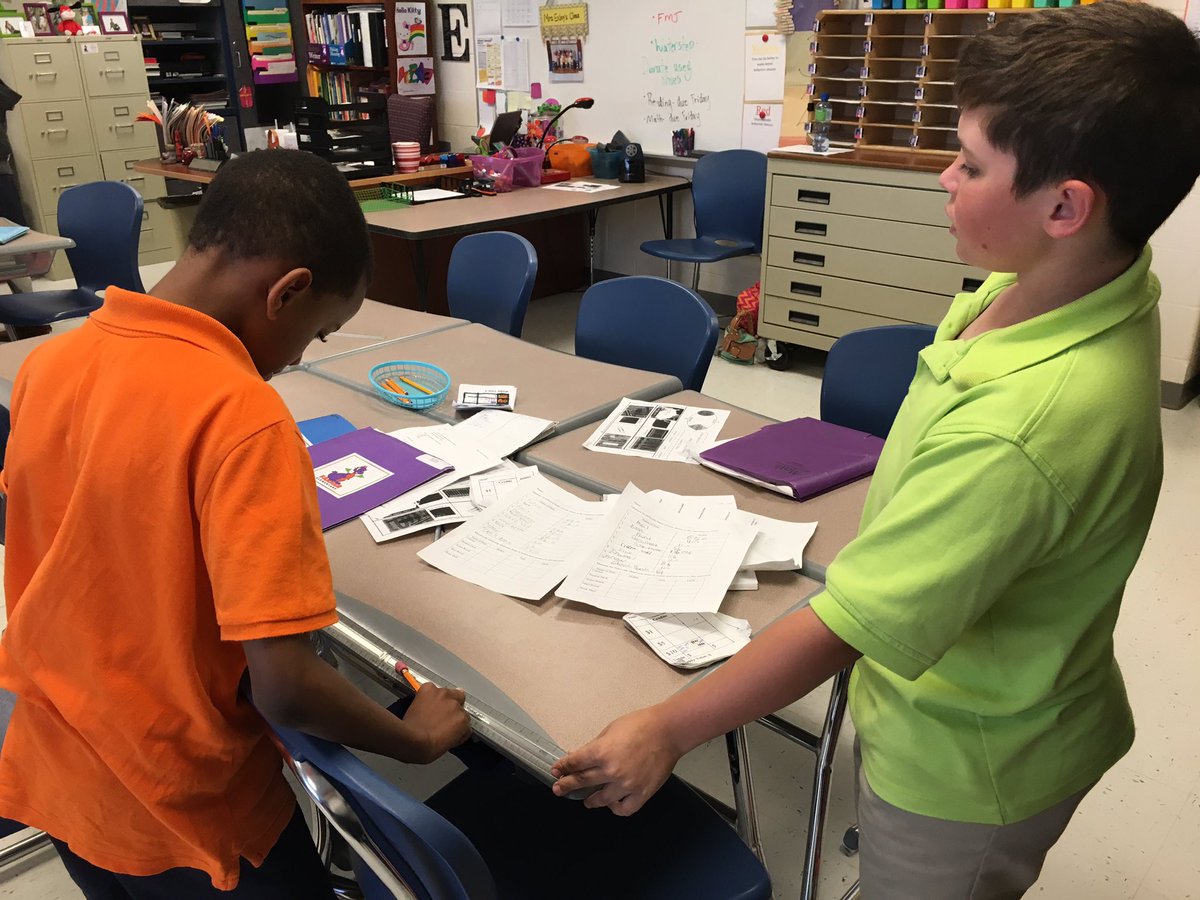 exley_julie's tweet image. Measuring around the room #mathgeniuses @FarmerDragons