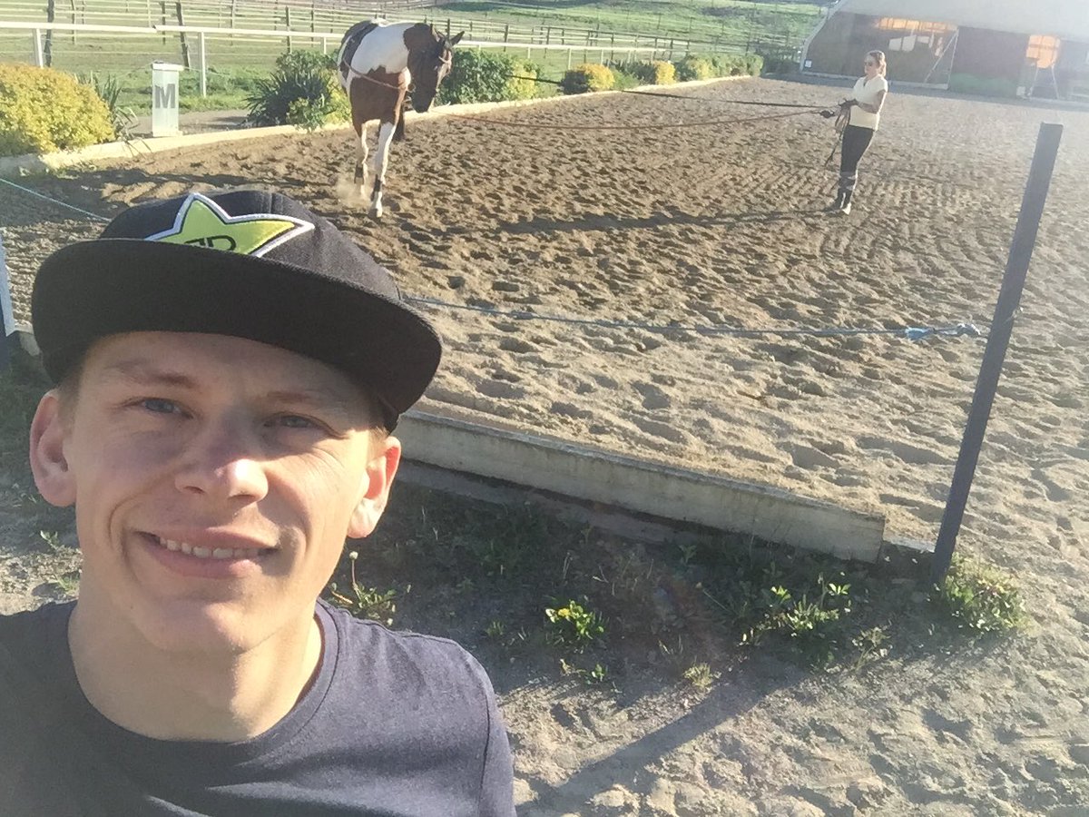 theFloNeubauer's tweet photo. Enjoying the #sun ! #Horsepower #santo #austria #ducati #prepare #next #race #oschersleben #artmotor #frogracing 😜 https://t.co/9X4g4bx2g2