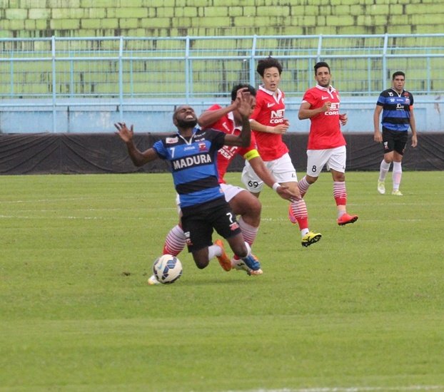 MaduraUnitedFC's tweet photo. Madura United Bermain Imbang dengan Persija Jakarta @MaduraUnitedFC @Persija_Jkt 
https://t.co/ENgDUdiE3K https://t.co/Otyot52QEA