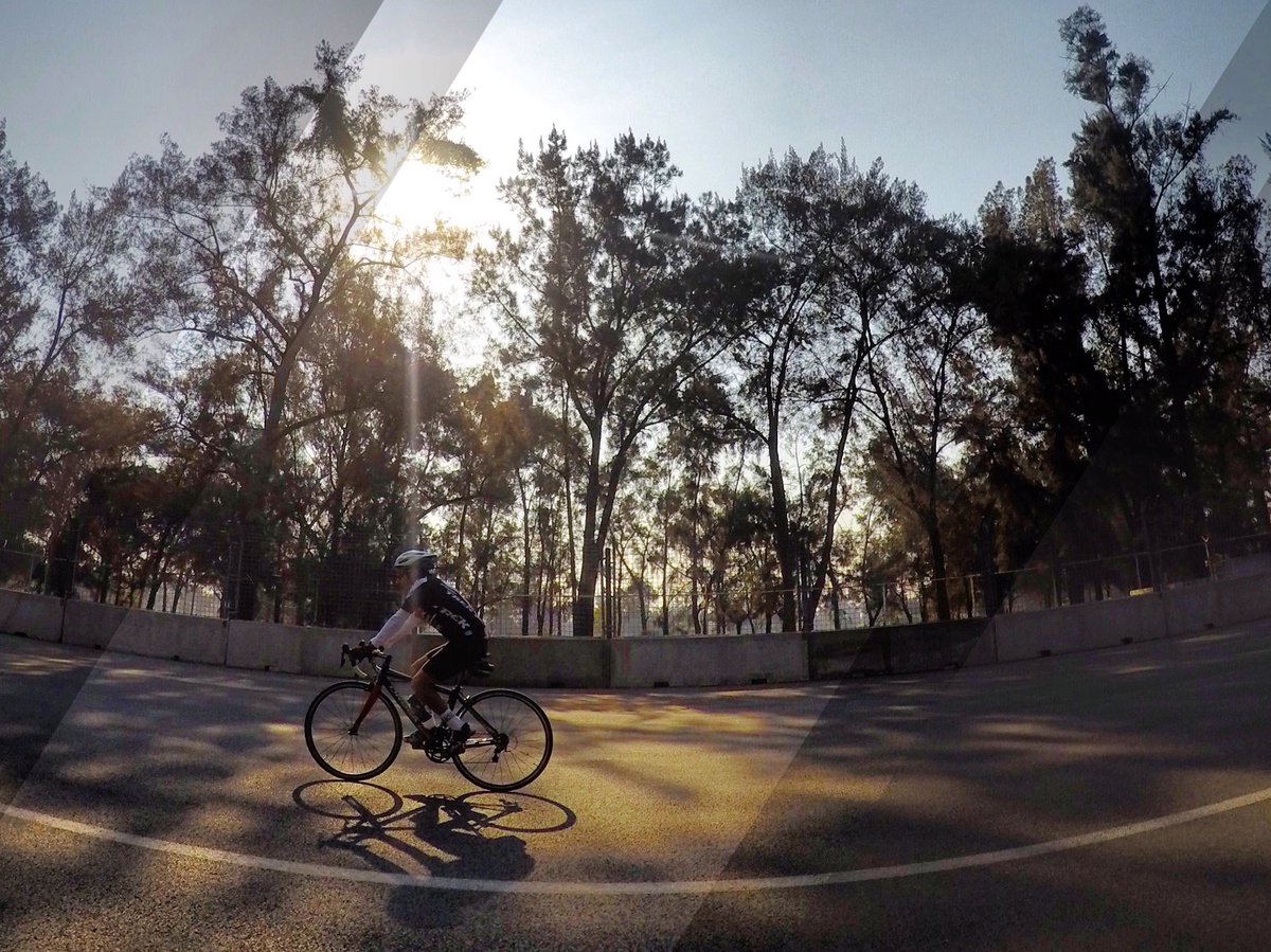 mxcycling's tweet photo. No ando en bici para agregarle días a mi vida; ando en bici para agregarle vida a mis días
#DiaMundialDeLaBicicleta https://t.co/tLv19kkwKC
