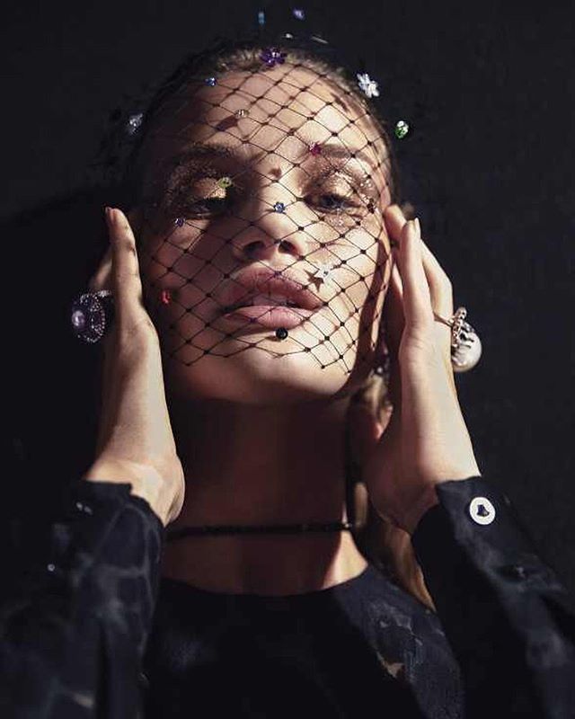 RuthMelbourne's tweet photo. @RosieHW wearing our Black Choker in #Hunger10 BUY on https://t.co/ZnPZ6IQJfy | #RosieHuntingtonWhiteley https://t.co/4uIN0Us2Ki