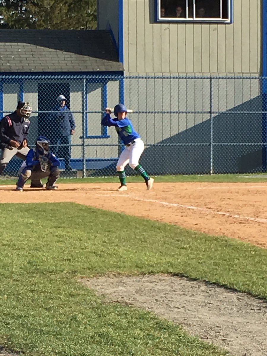 AB_SBALL's tweet photo. Kara O'Riley 2013 hits a 2 run HR for Salve Regina #weloveouralumni #hasbeens #goab https://t.co/EzSrcA5CVJ