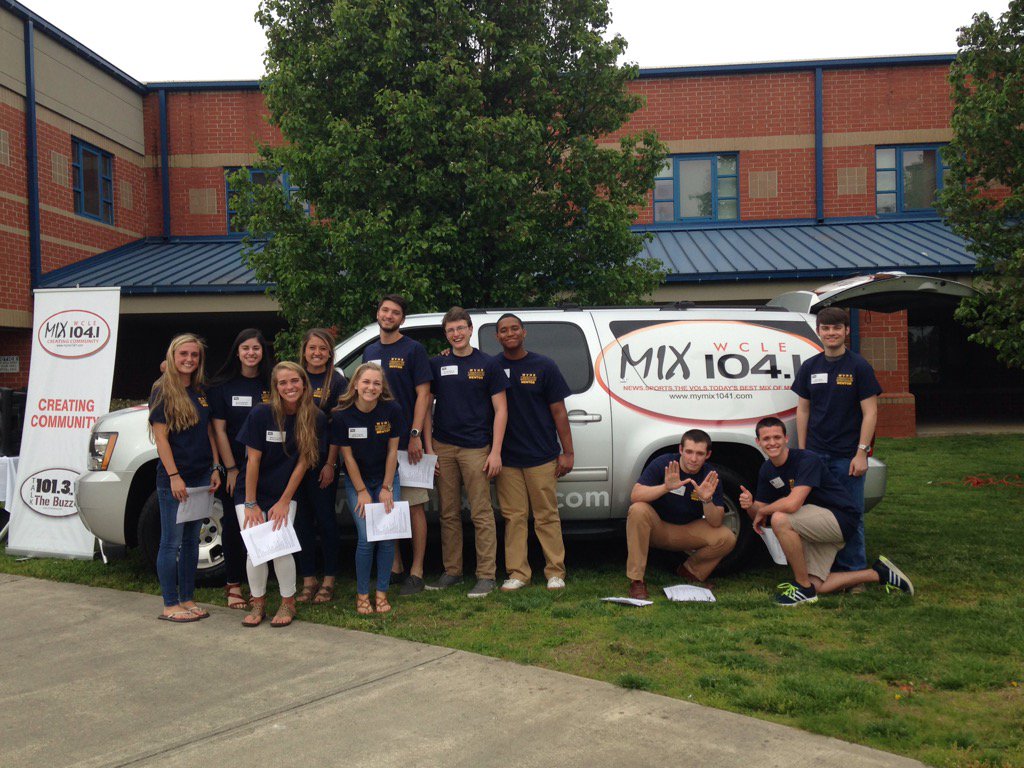 AkionaNat's tweet photo. Great start tonight for our Open House at WVHS! #dubvision2015 https://t.co/opBu4hb1E3