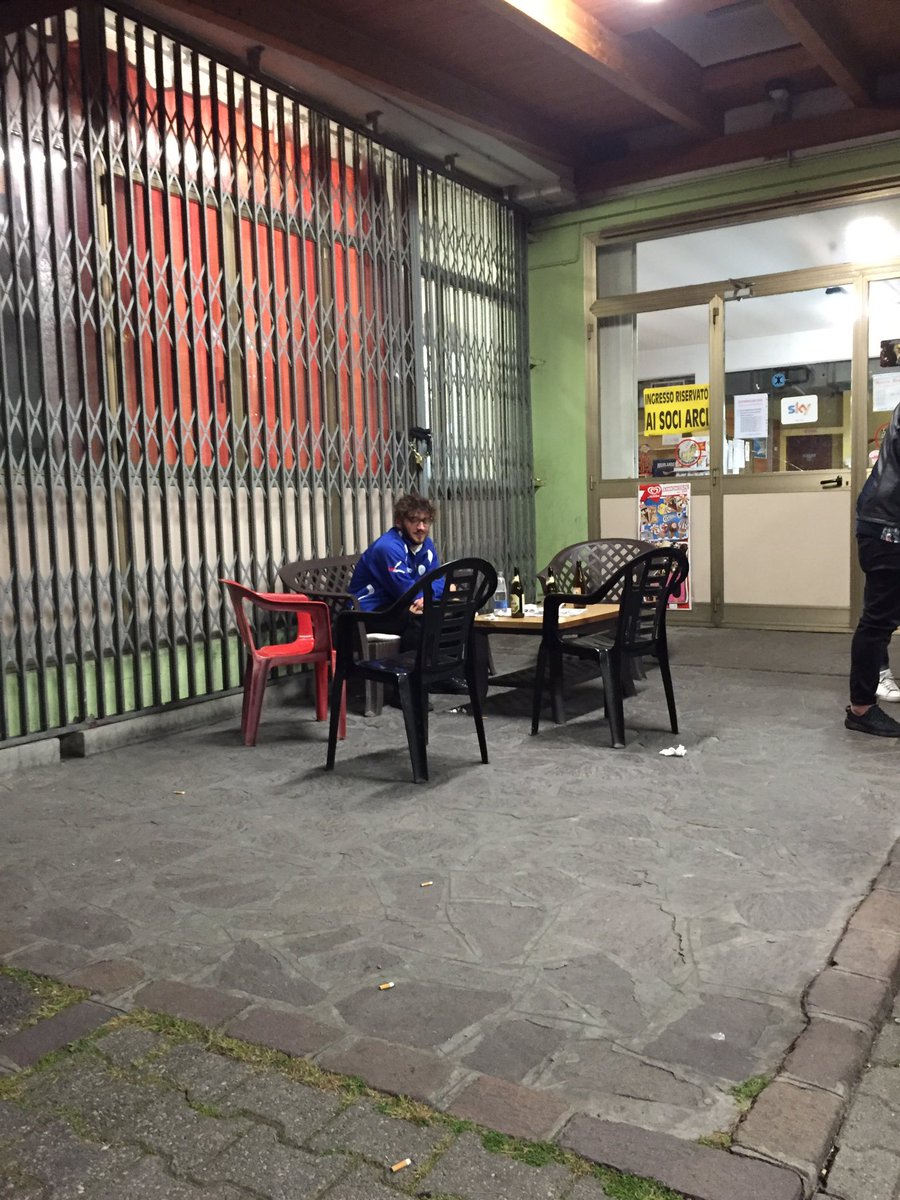 TuttoPoli's tweet photo. +++ULTIM'ORA+++ avvistata creatura mistica aggirarsi presso la #poli . Autore di un gol ma fatto come una pera https://t.co/odDg1z0lVO