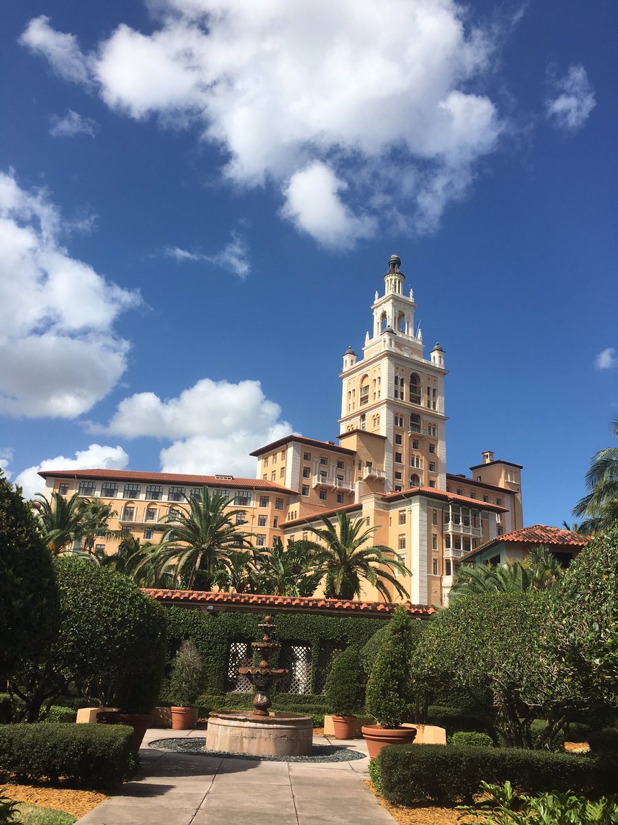 Latina's tweet photo. Today's #TravelTuesday moment is courtesy of the @BiltmoreHotel. #latinaloves https://t.co/PI42viVxCI