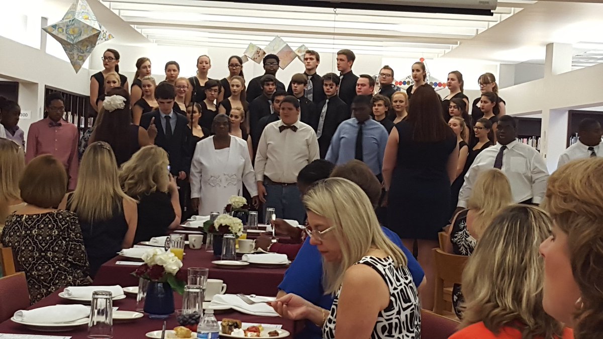 MikeMurgio's tweet photo. Great event at Dwyer this morning.  Celebrating 25 years. @pbcsd https://t.co/QHBVYovTsC
