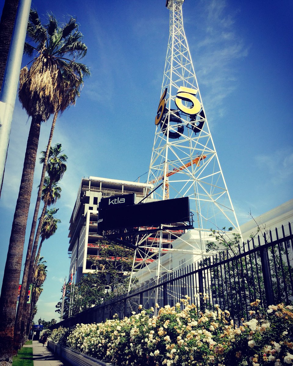 Sunset_Bronson's tweet photo. What a beautiful day to be at #SunsetBronsonStudios ☀️🌞 https://t.co/Ps1K6faohl