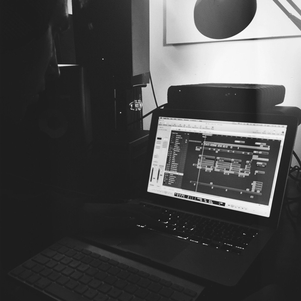 Mixin drums. Gotta be on point 👌🏼
