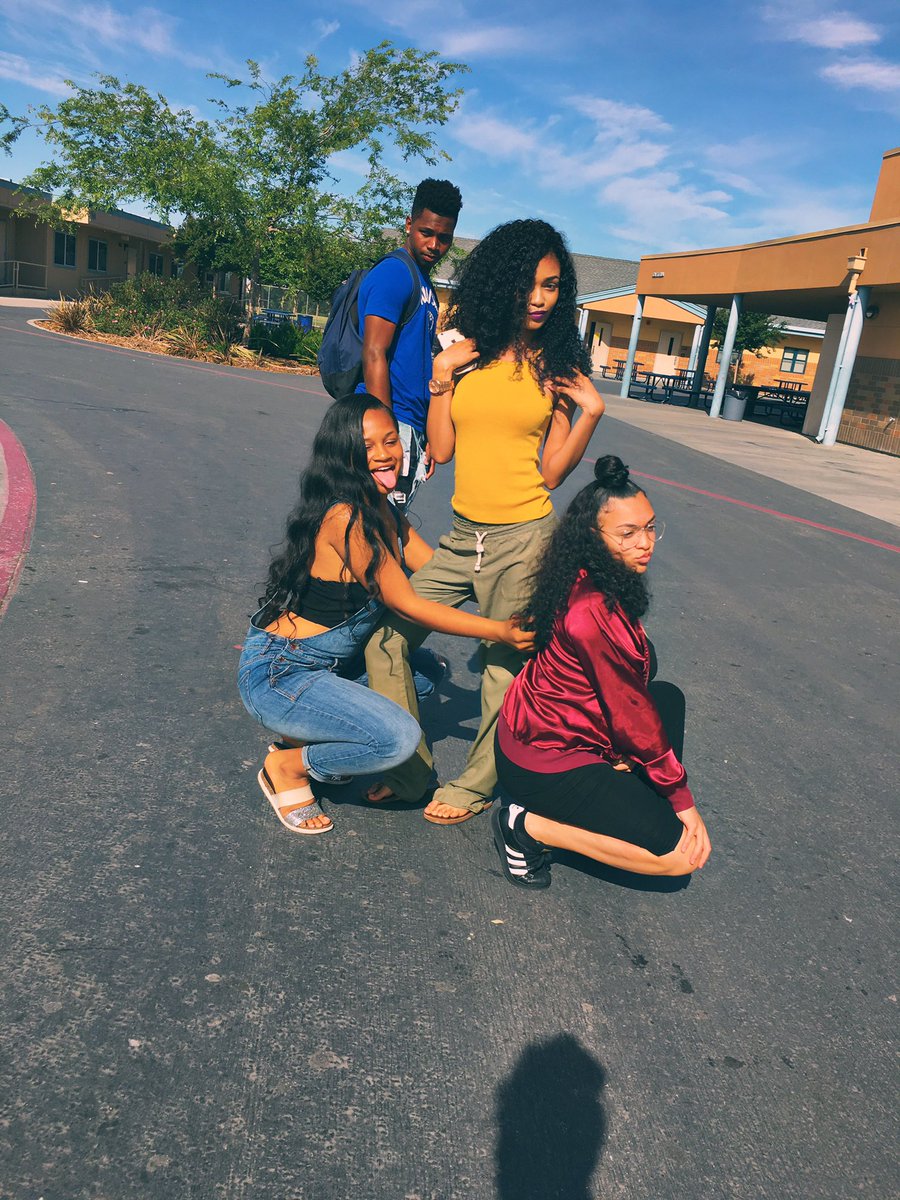 yannerzzz's tweet photo. Mood : https://t.co/7OMADDirZJ
