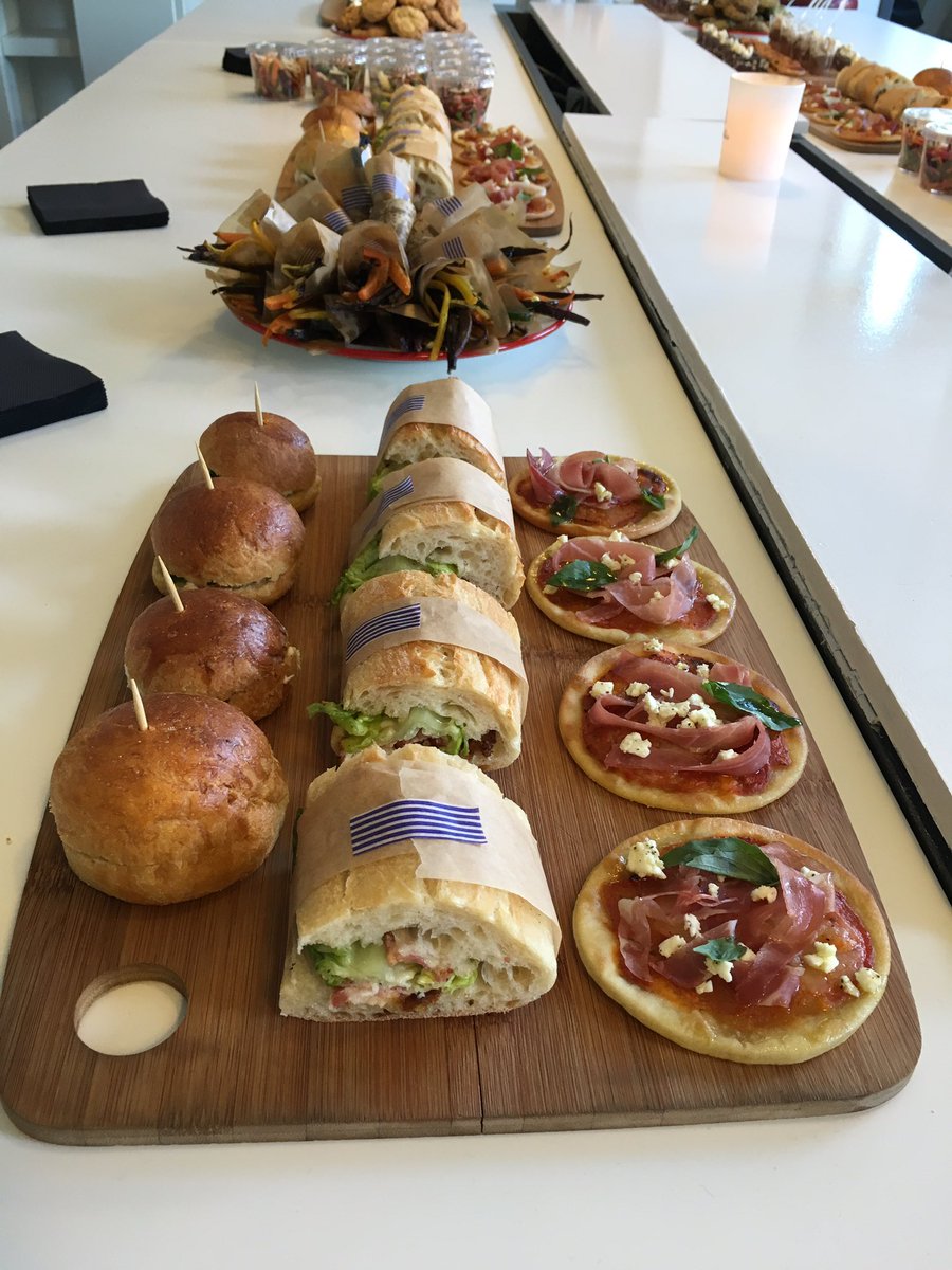 mat_mrz's tweet photo. La soirée s'annonce bien... #Zive #BoxFibre #4k https://t.co/R6k7dD9cwp