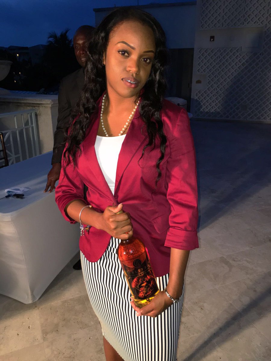 Monkey_Bag_Rum's tweet image. #turksandcaicos enjoying their #monkeybag #local #Rum