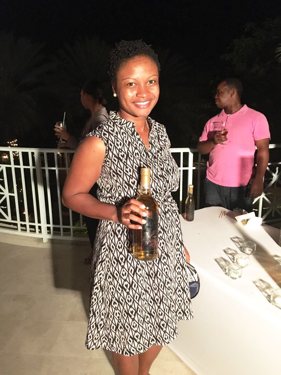 Monkey_Bag_Rum's tweet image. #turksandcaicos enjoying their #monkeybag #local #Rum