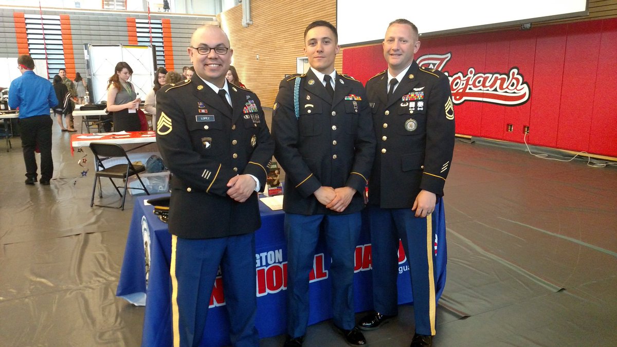 mcintome's tweet photo. Come see us! We pay for school! #joinnationalguard #WAARNG #MSDEXPO16 https://t.co/saEdVj6bjC