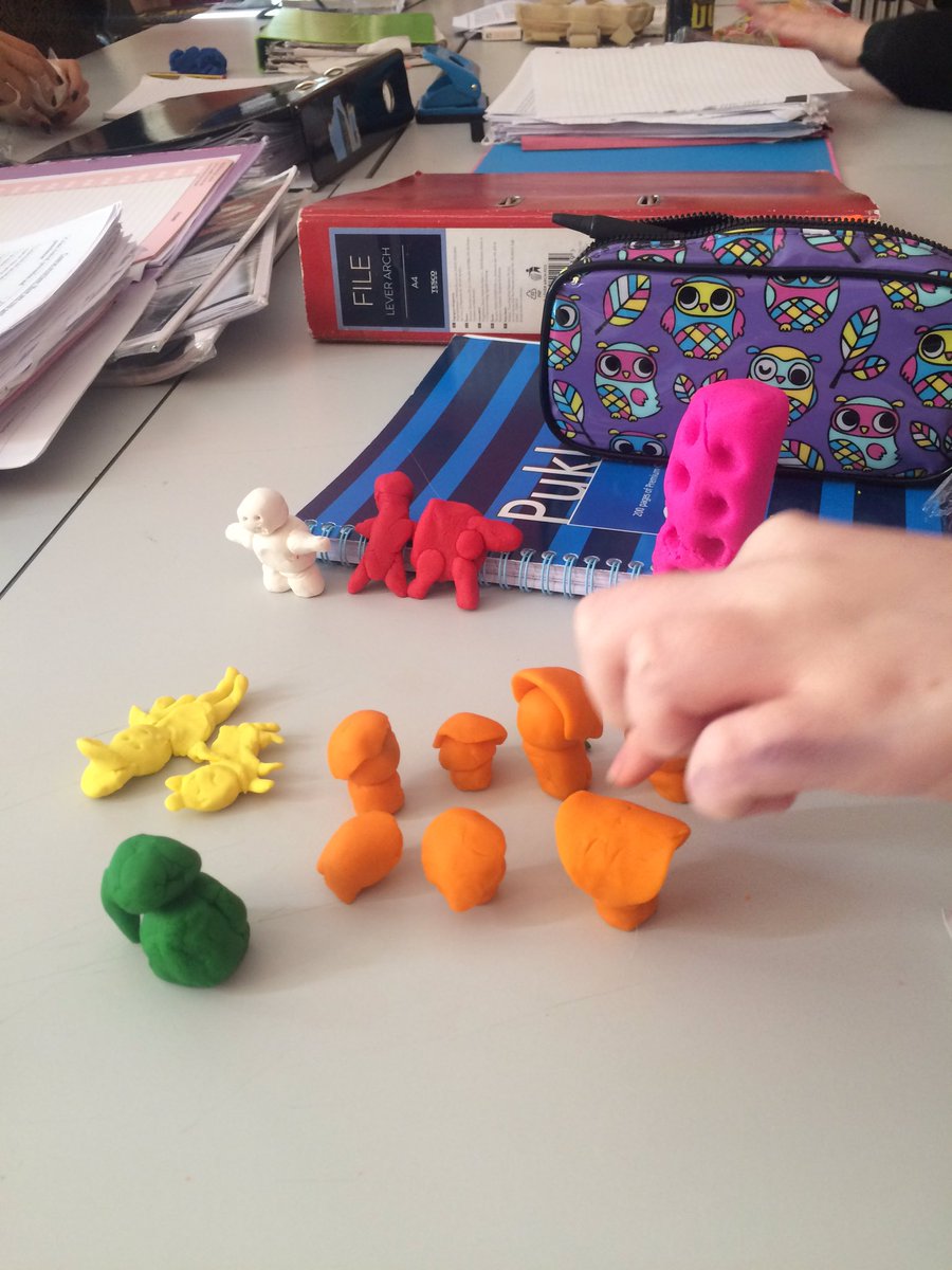 beckhaleesi's tweet image. Reasons why sociology A level is lit