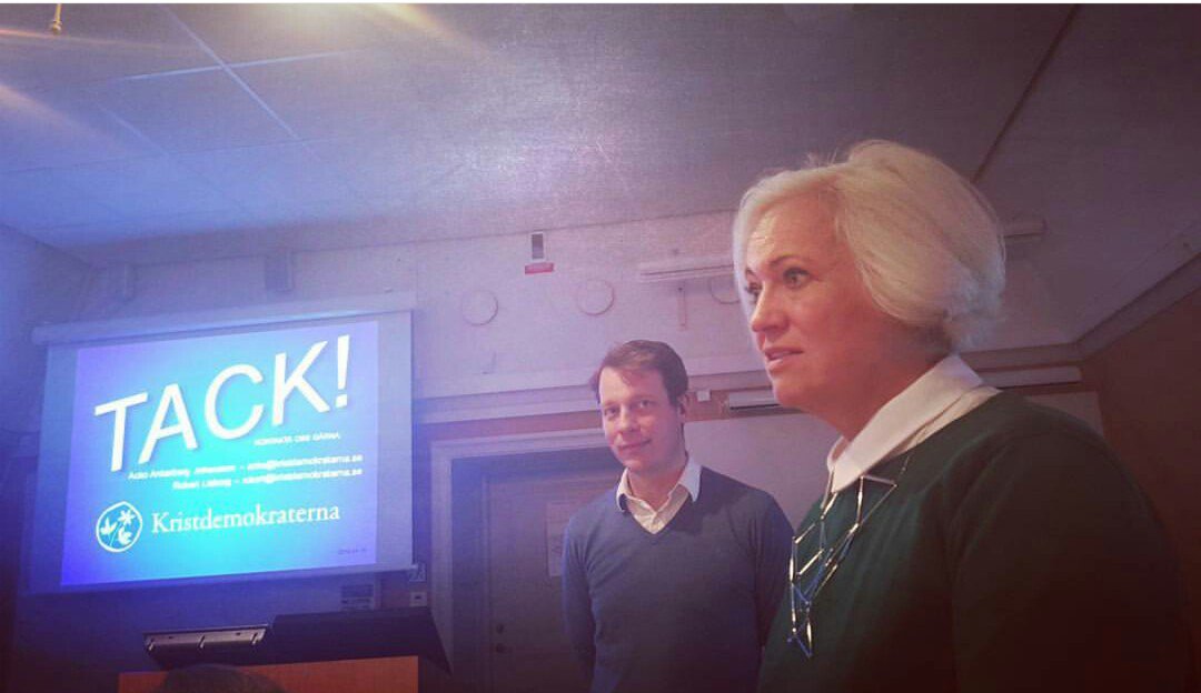 OfeliaNamazova's tweet photo. Tack @AckoAnkarberg och @robertlisborg för en intressant kväll! #vinnaval https://t.co/o4wkMLMq8d
