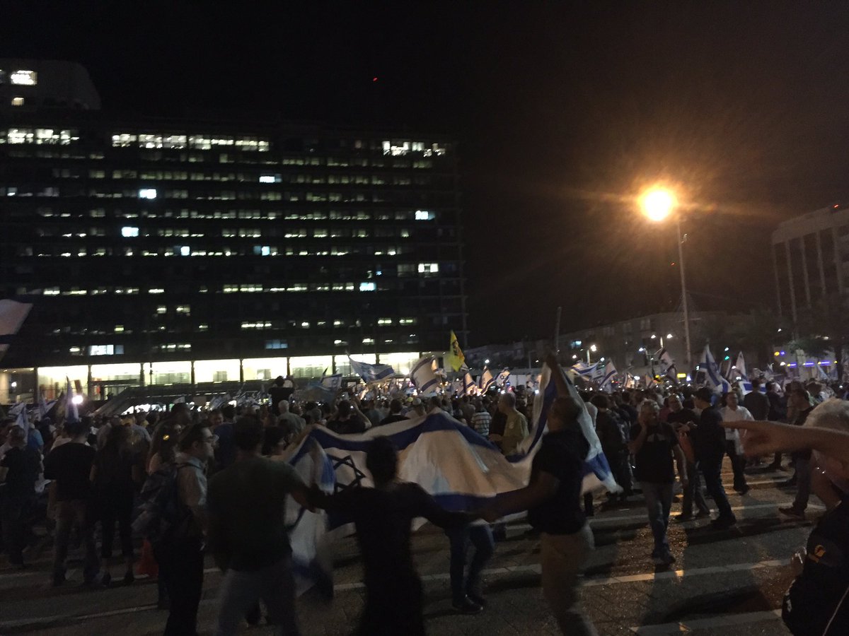 MeHashoresh's tweet image. צביעות השמאל: כשבצלם, שוברים שתיקה, שלום עכשיו מכפישים את צה״ל ומפקדיו בארץ ובעולם, זה בסדר, סחבקים. ציונות עלאק