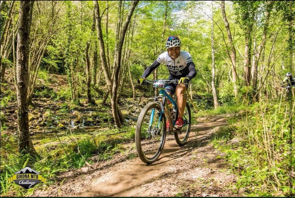 jawy_s's tweet photo. Poquito para que @juantriatlon se embarque para#TitanDesert @TriHospi @ccbarrisanfeliu @bikeworldbcn #todosconelloco https://t.co/WTkoOUBHhx