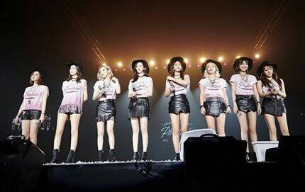 SOSHlELD's tweet photo. SNSD at PHANTASIA JAKARTA ♡♡ 

Kapan kapan kita ke jakarta lagi ya memberdeul~ https://t.co/UtAepgYsgs