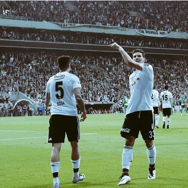 HibritCim's tweet photo. Zemin oynatıyor hacı  :D https://t.co/uR3eyu8q2Y