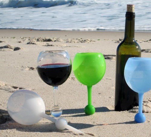TheOwenMyers's tweet photo. #ToGetReadyForSummerI get my glasses ready, they float &amp; stick in the sand for all my summer needs https://t.co/b7dL7SJHTc