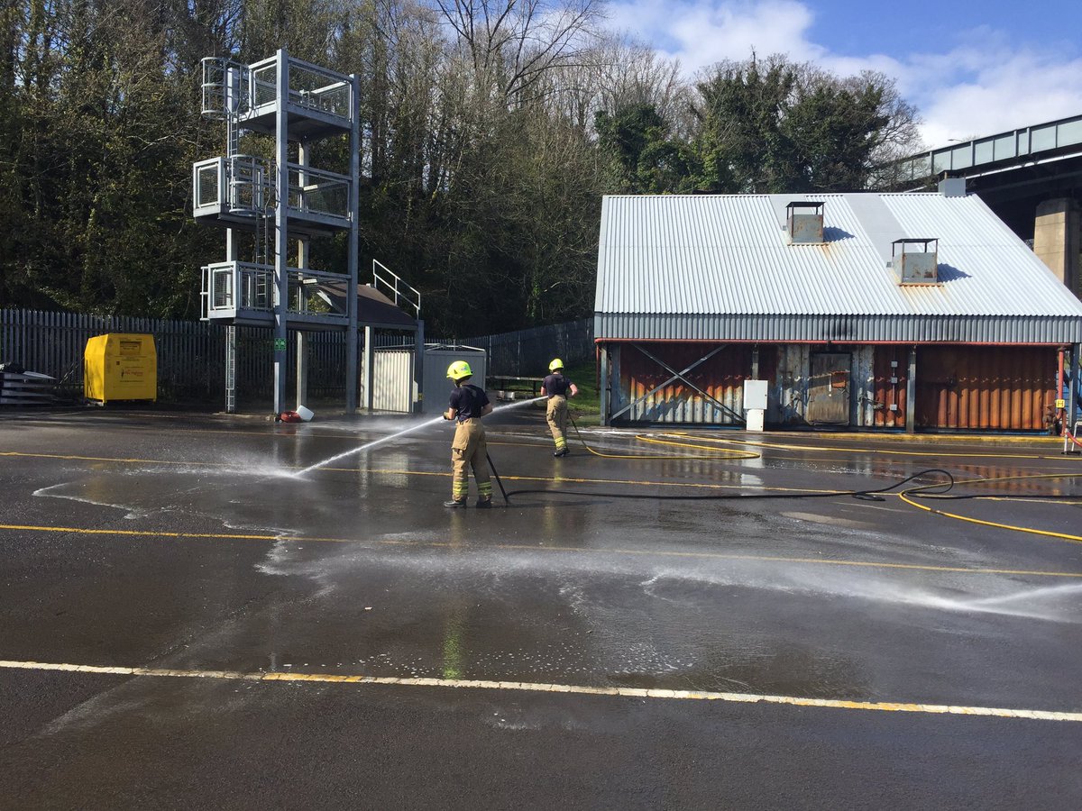 craig_thomas111's tweet photo. Prep going well for @Squad_01_16 pass out! Hard work cleaning and polishing. #bestjobinthe world @mawwfire https://t.co/3leG0r0JY8