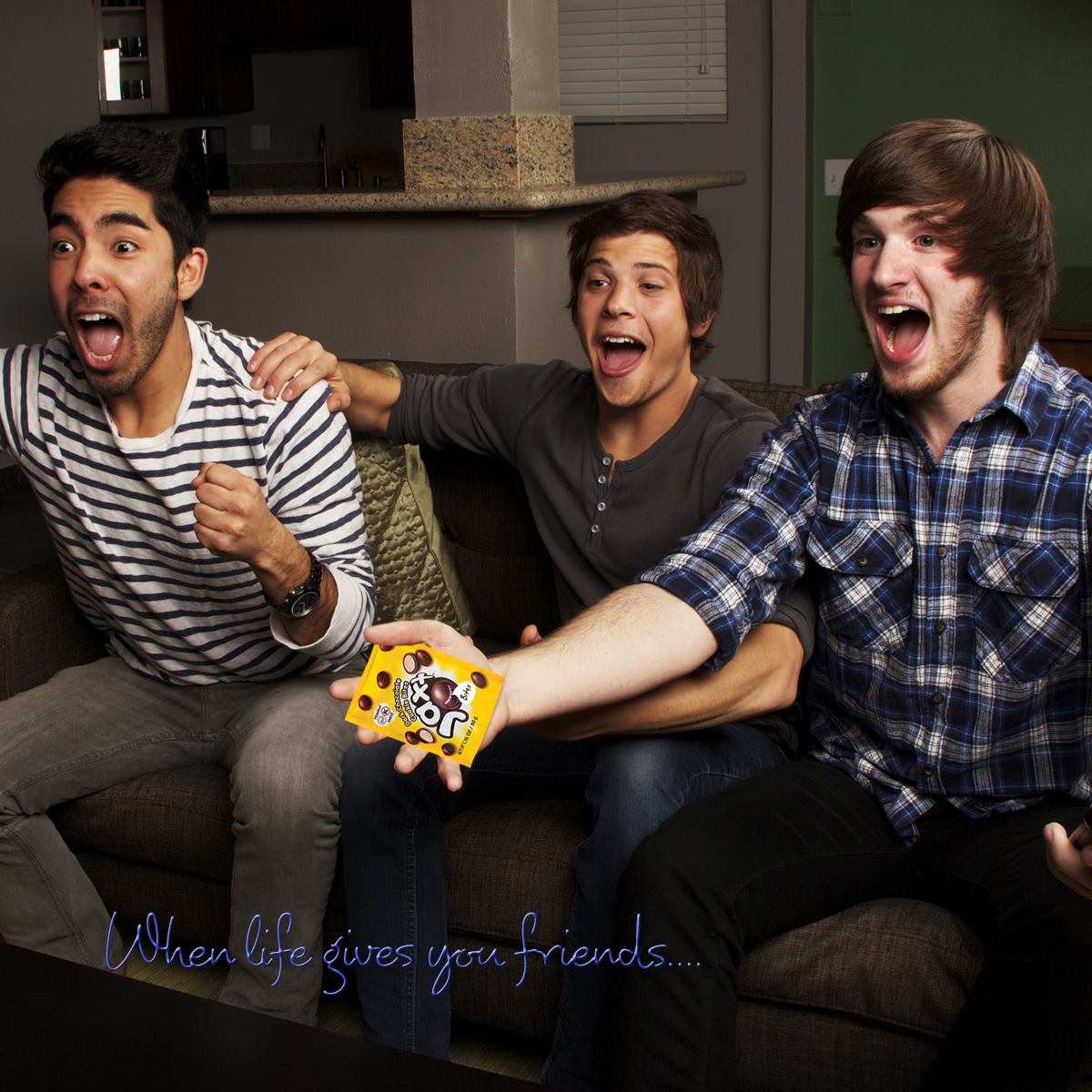 Мемы про друзей смешные. Положительные эмоции. Друзья и встречи. Друзья и такие. Друзья и такие.