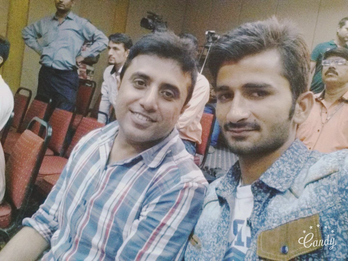 YusafSiddique96's tweet photo. have #great evening #rocking performance-by #fantasma_band
@usconsulatekhi @ansajid @EngWorks_YAIEP @majidkhanshaikh https://t.co/edfuUmnk08
