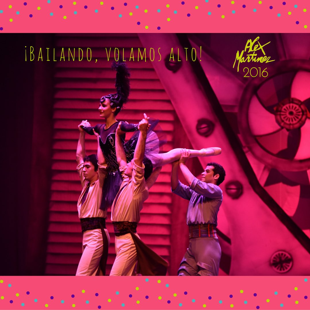 amarballet's tweet photo. Al entrar a una clase de baile nos ponemos en modo avión y nos desconectamos del 🌍#BailandoVolamosAlto #lasdeAlex https://t.co/l7eLPswXA2