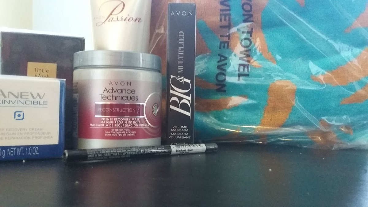 AvonCollective's tweet image. $99 worth
Contest rules
1. Ensure your following me
2. Use the hash tag #TheAvonCollective 
3. Tag 2 friends :-)