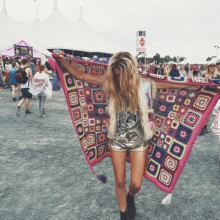 BohoChildren's tweet photo. Festival mood ✨👯 https://t.co/syDnDCMxKj