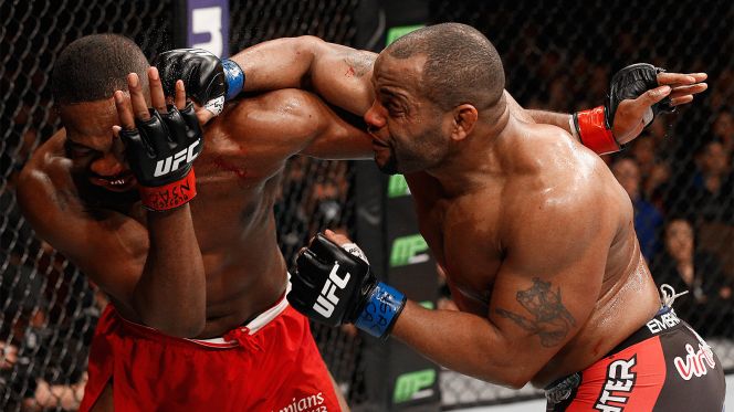 UFCONFOX's tweet image. Daniel Cormier blasts Jon Jones for questioning his injury foxs.pt/1YFyYdR #UFC #UFC197