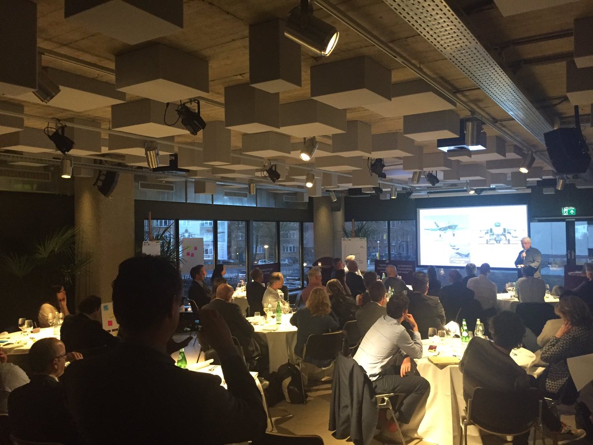 ezschuschen's tweet photo. Weer een super Agile Management event met Jeff Sutherland en top spreker van ING over Spotify. https://t.co/x4vfrkI5A8