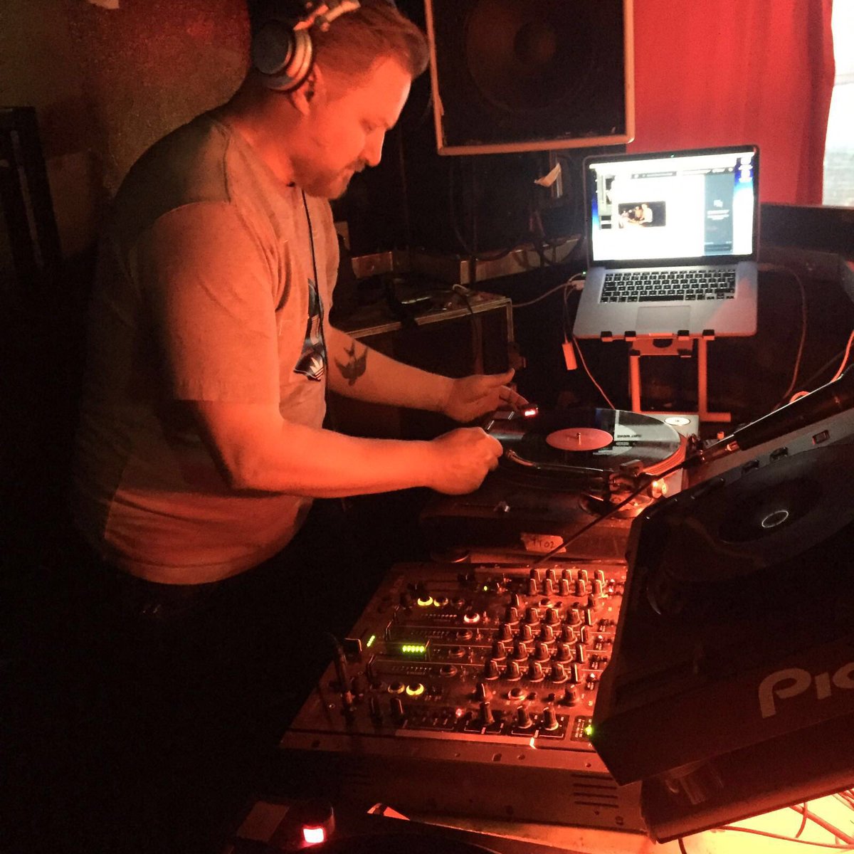 VinylSociety's tweet photo. Spot the difference? Barely but that's your host .....me https://t.co/MeXkvFZliH